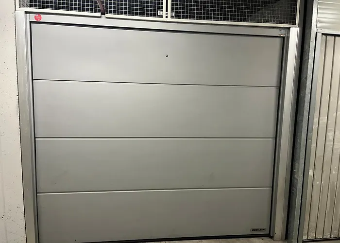 Flexible Selfcheckins 70 / Arena / Garage / Bedroom/ New
