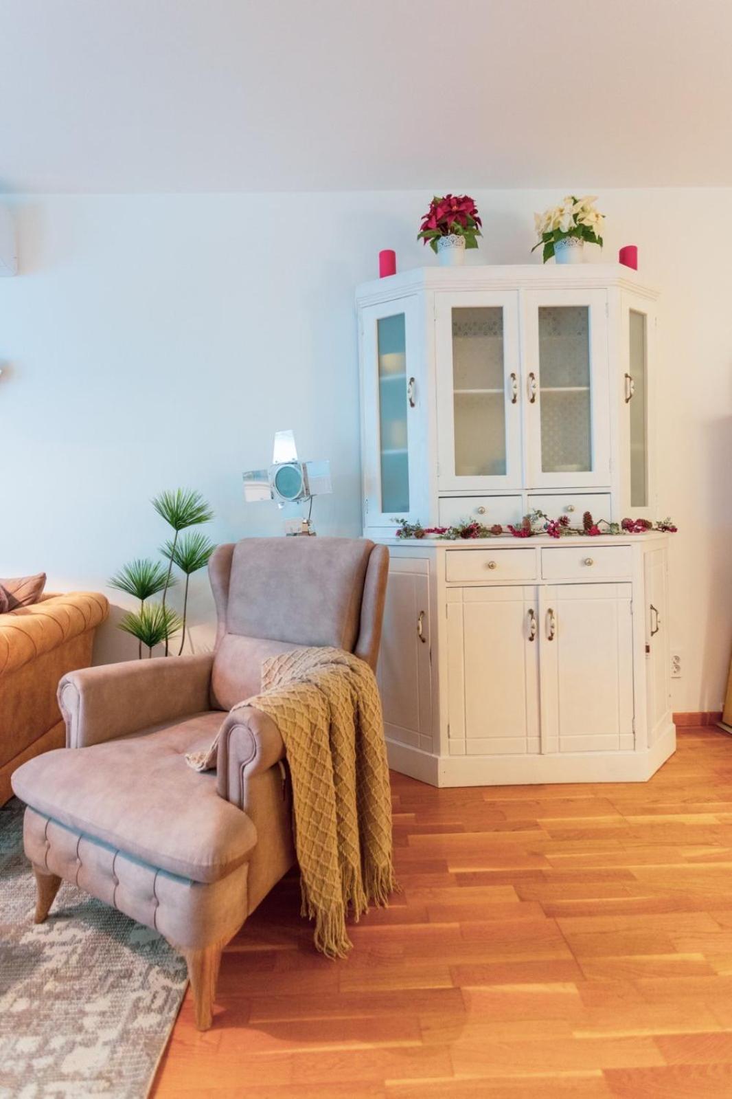 Apartment Flexible Selfcheckins 70 / Arena / Garage / Bedroom/ New *