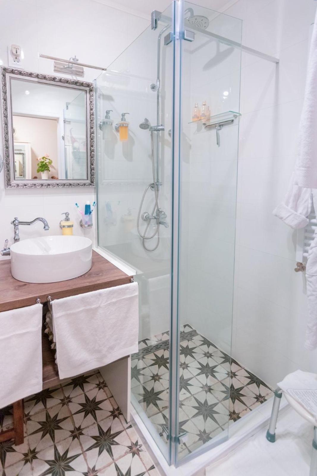 Flexible Selfcheckins 70 / Arena / Garage / Bedroom/ New * Zagreb