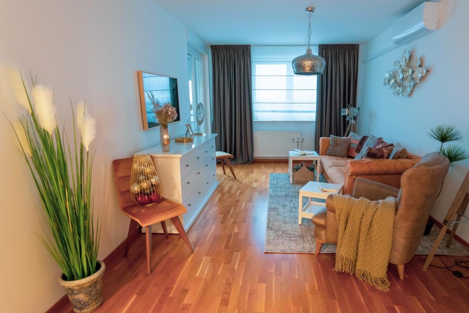 Apartment Flexible Selfcheckins 70 / Arena / Garage / Bedroom/ New