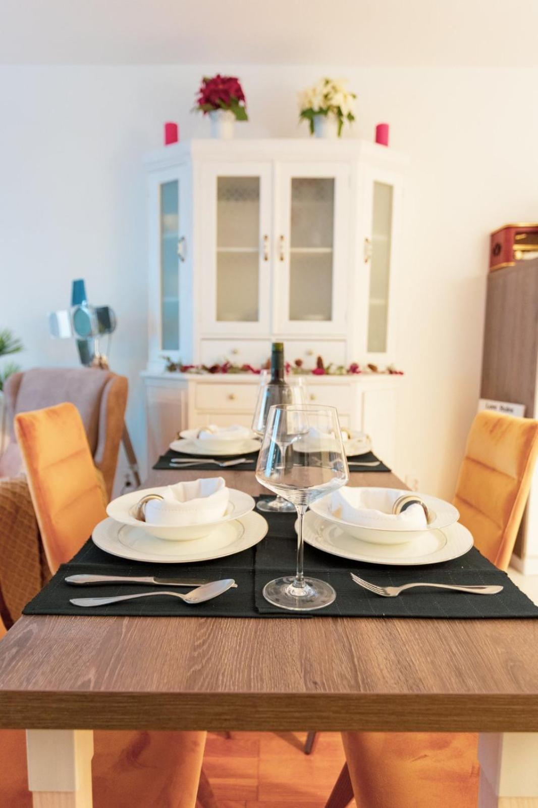 Flexible Selfcheckins 70 / Arena / Garage / Bedroom/ New Zagreb